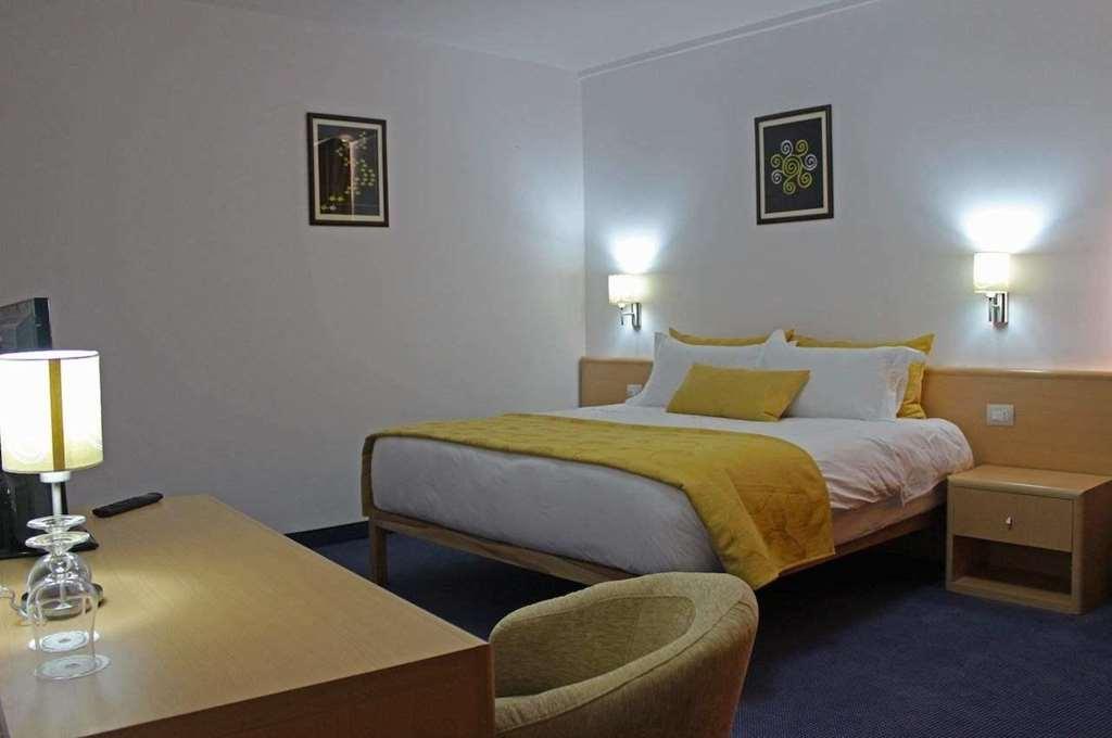 Airport Hotel Tirana - Rinas Room photo